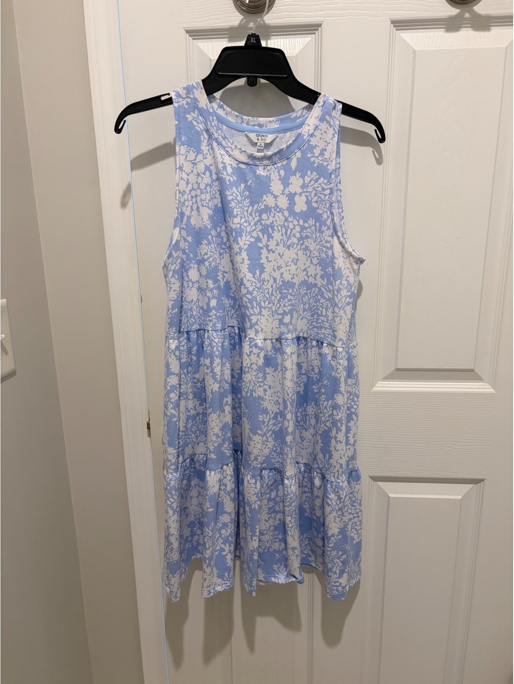Crown & Ivy Light blue floral sleeveless dress - M